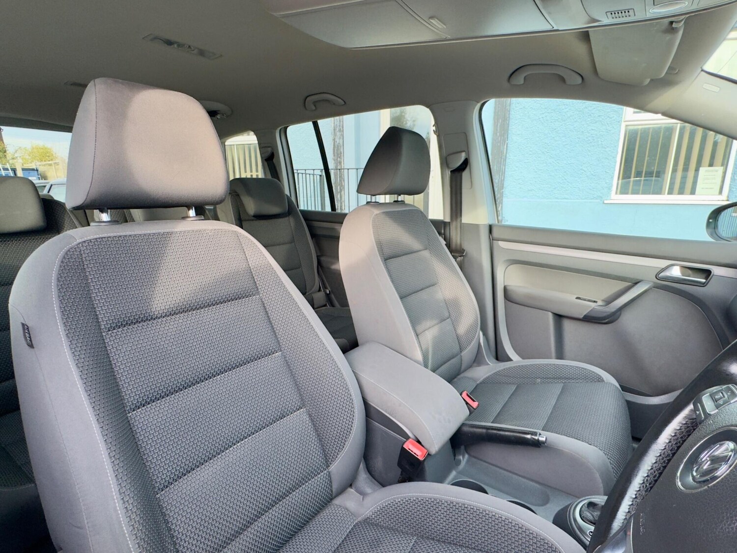 Used Volkswagen Touran 2010 for sale - 77460517: Photo 18