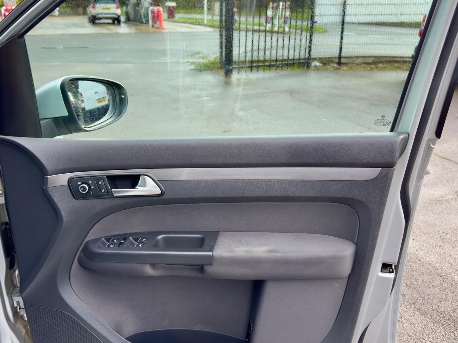 Used Volkswagen Touran 2010 for sale - 77460517: Photo 26