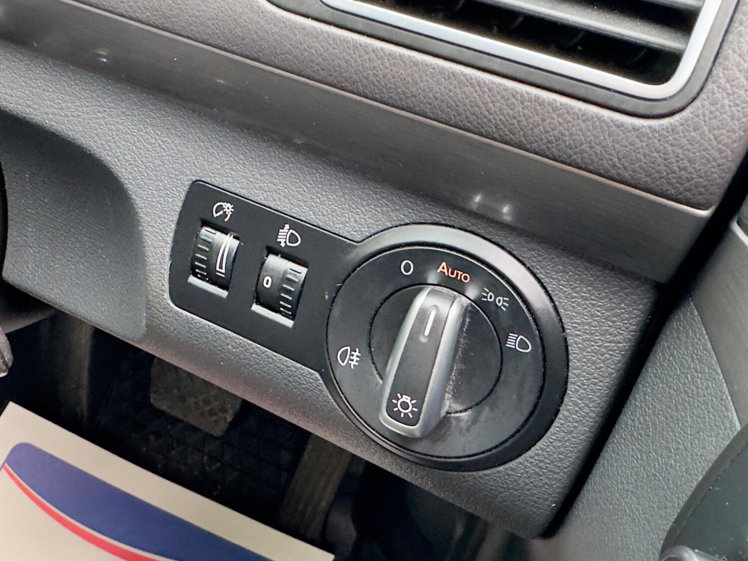 Used Volkswagen Touran 2010 for sale - 77460517: Photo 29