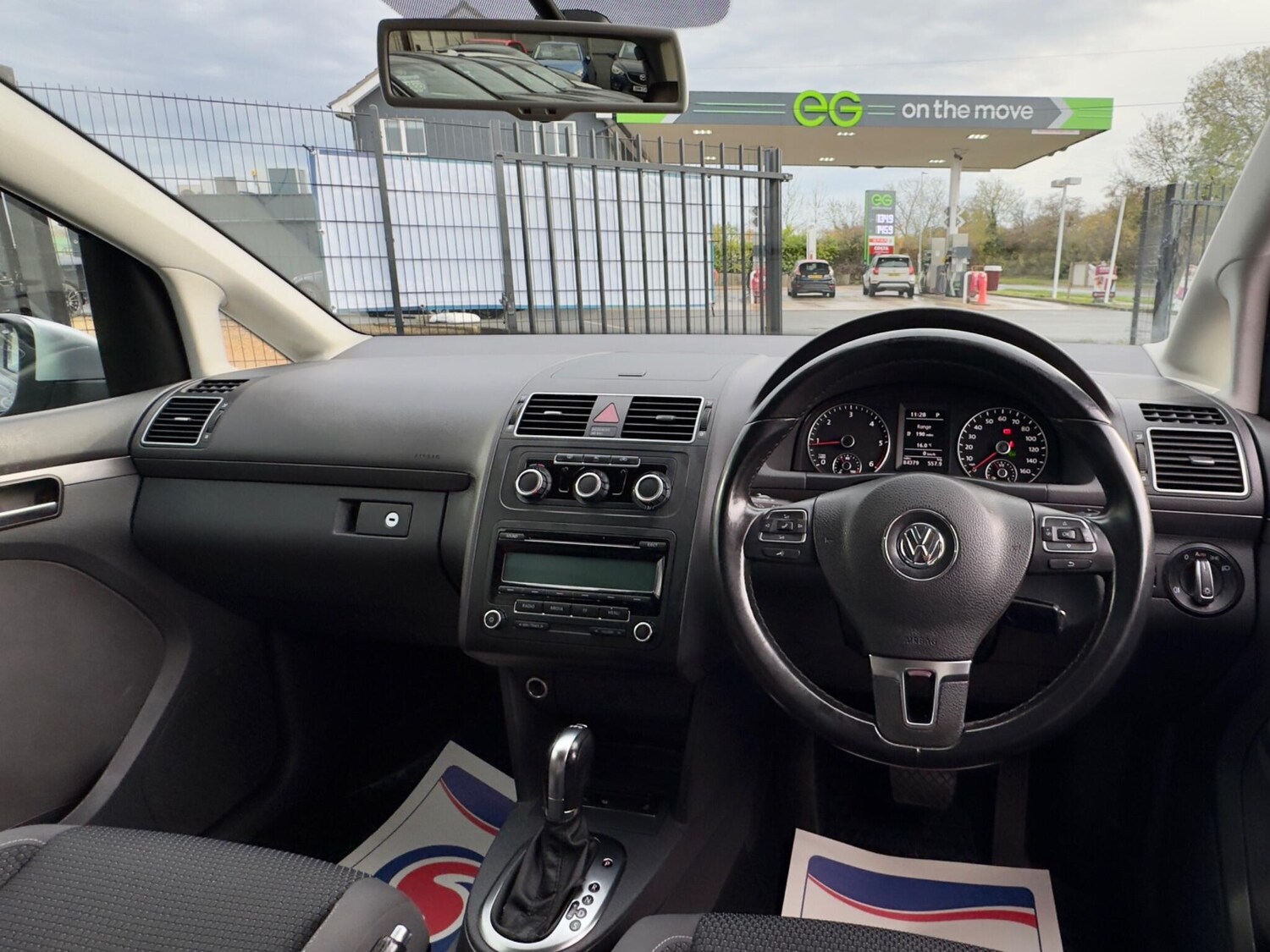 Used Volkswagen Touran 2010 for sale - 77460517: Photo 31