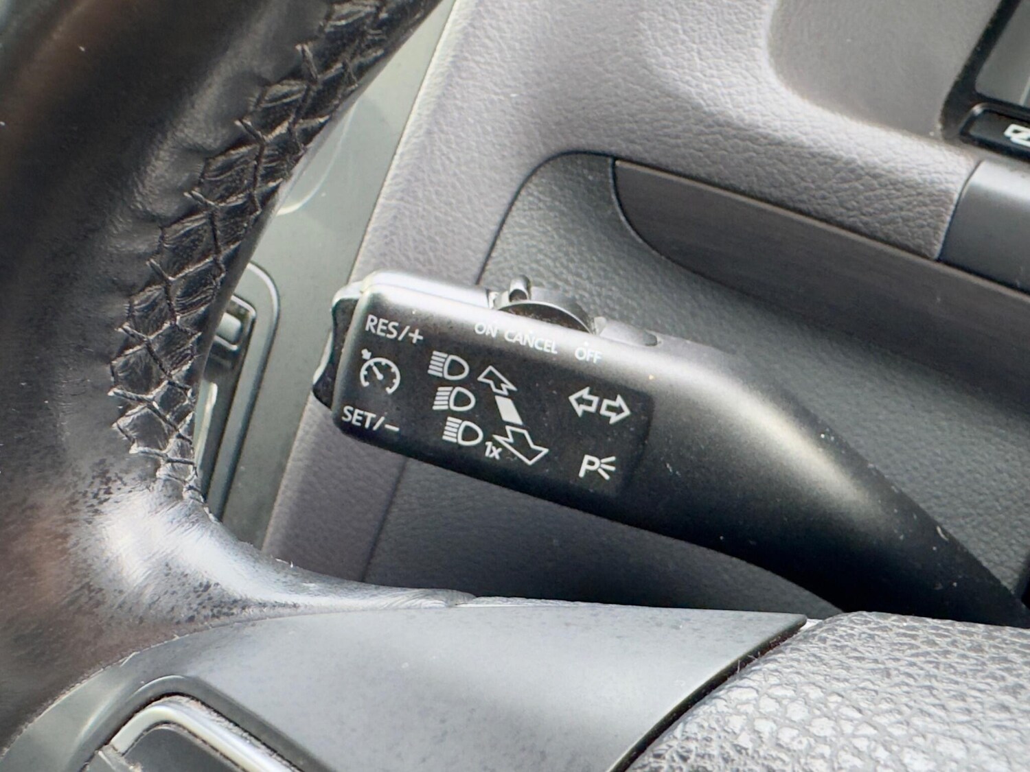 Used Volkswagen Touran 2010 for sale - 77460517: Photo 34