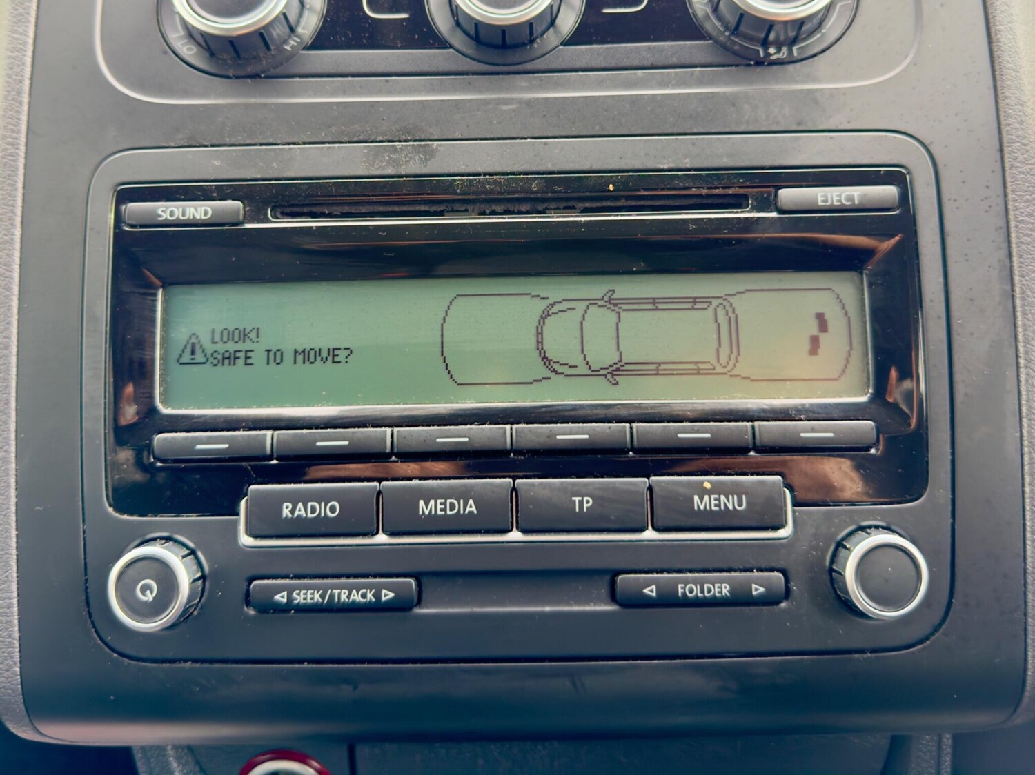 Used Volkswagen Touran 2010 for sale - 77460517: Photo 44