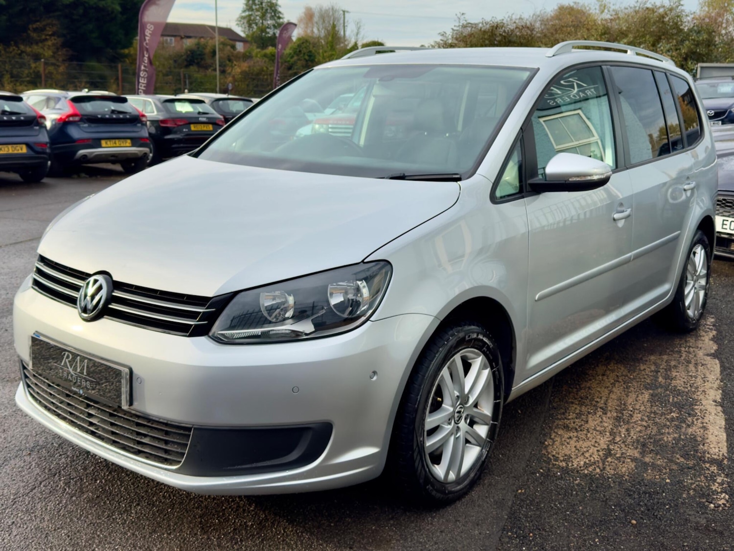 Used Volkswagen Touran 2010 for sale - 77460517: Photo 5