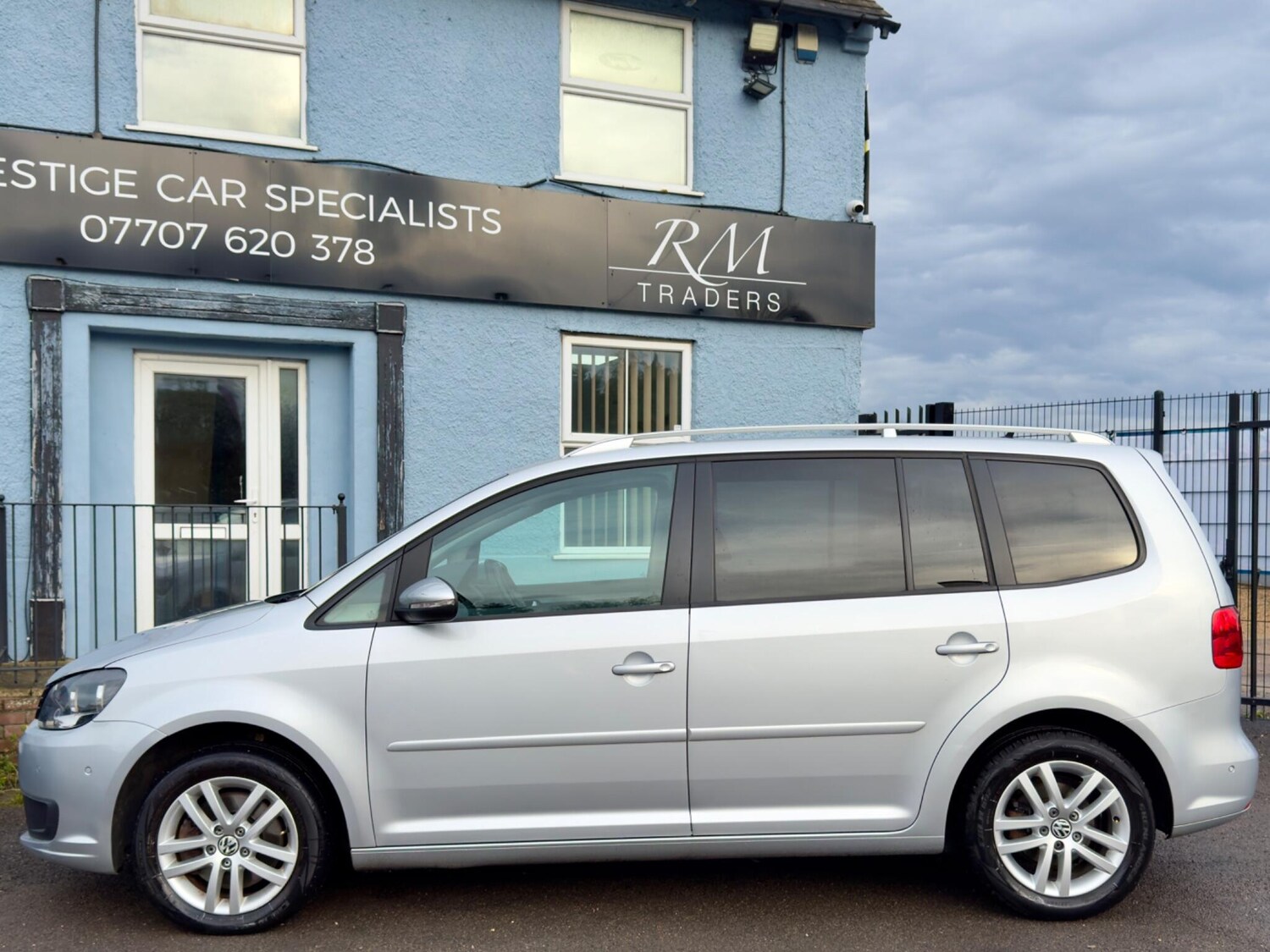 Used Volkswagen Touran 2010 for sale - 77460517: Photo 6