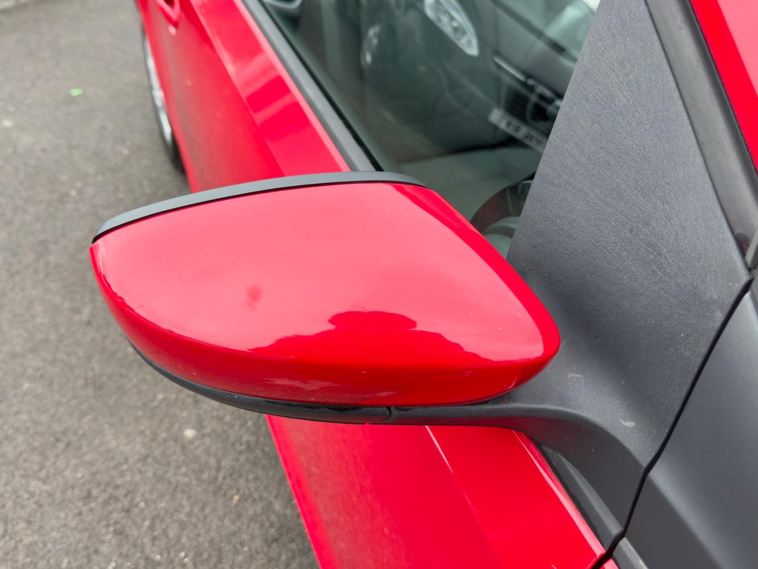 Used Volkswagen up! 2013 for sale - 77460545: Photo 2