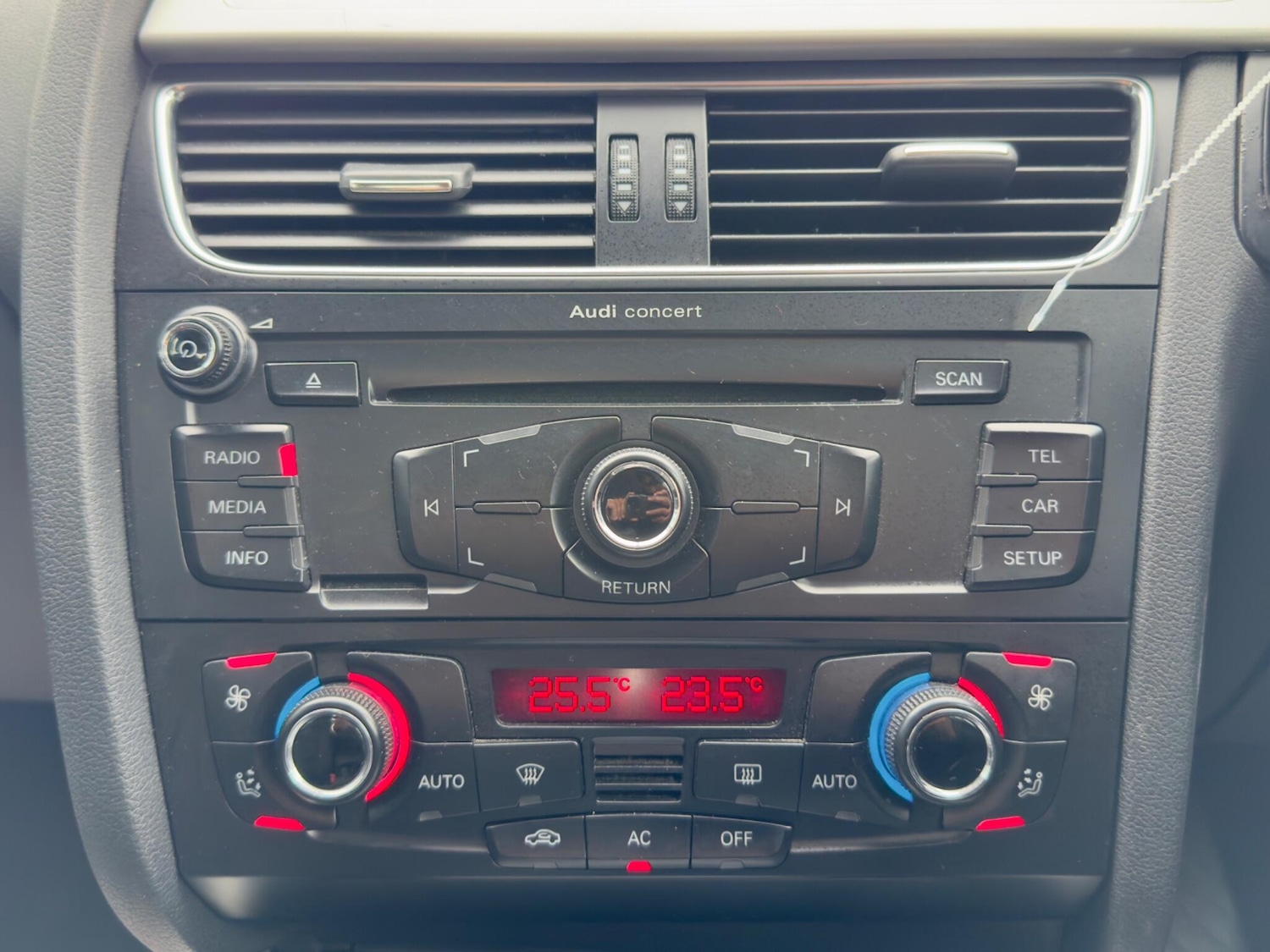 Used Audi A4 2010 for sale - 77460539: Photo 39