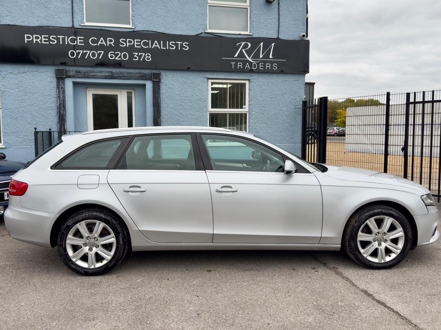 Used Audi A4 2010 for sale - 77460539: Photo 8