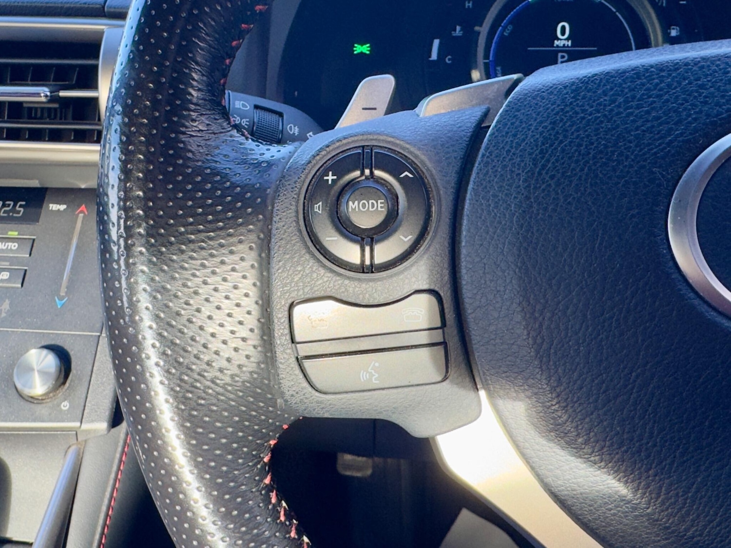 Used Lexus IS 2016 for sale - 76700633: Photo 38