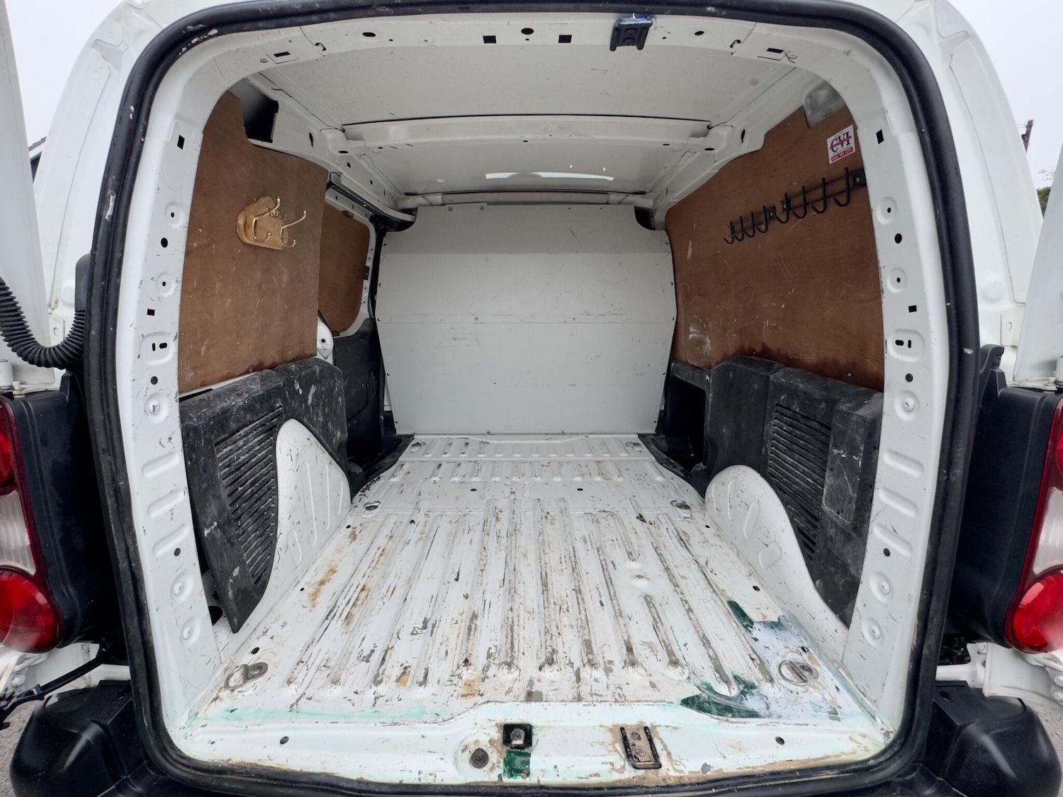 Used Peugeot Partner 2013 for sale - 77460526: Photo 29