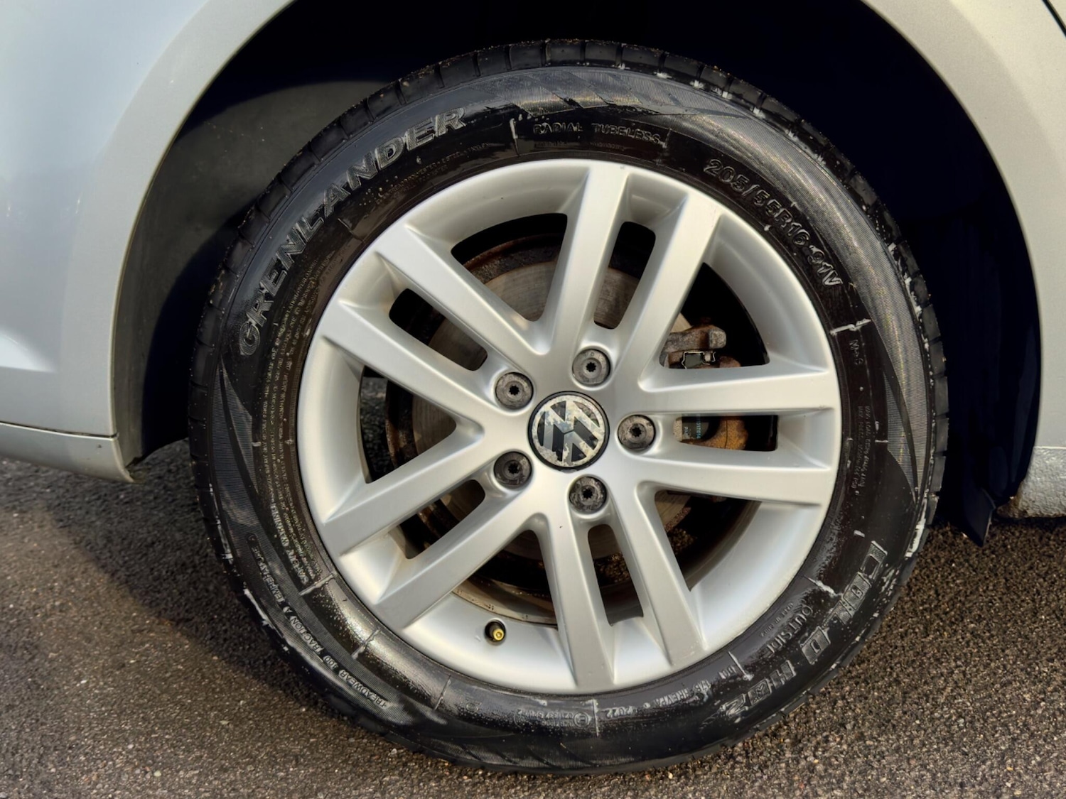 Used Volkswagen Touran 2010 for sale - 76498887: Photo 11