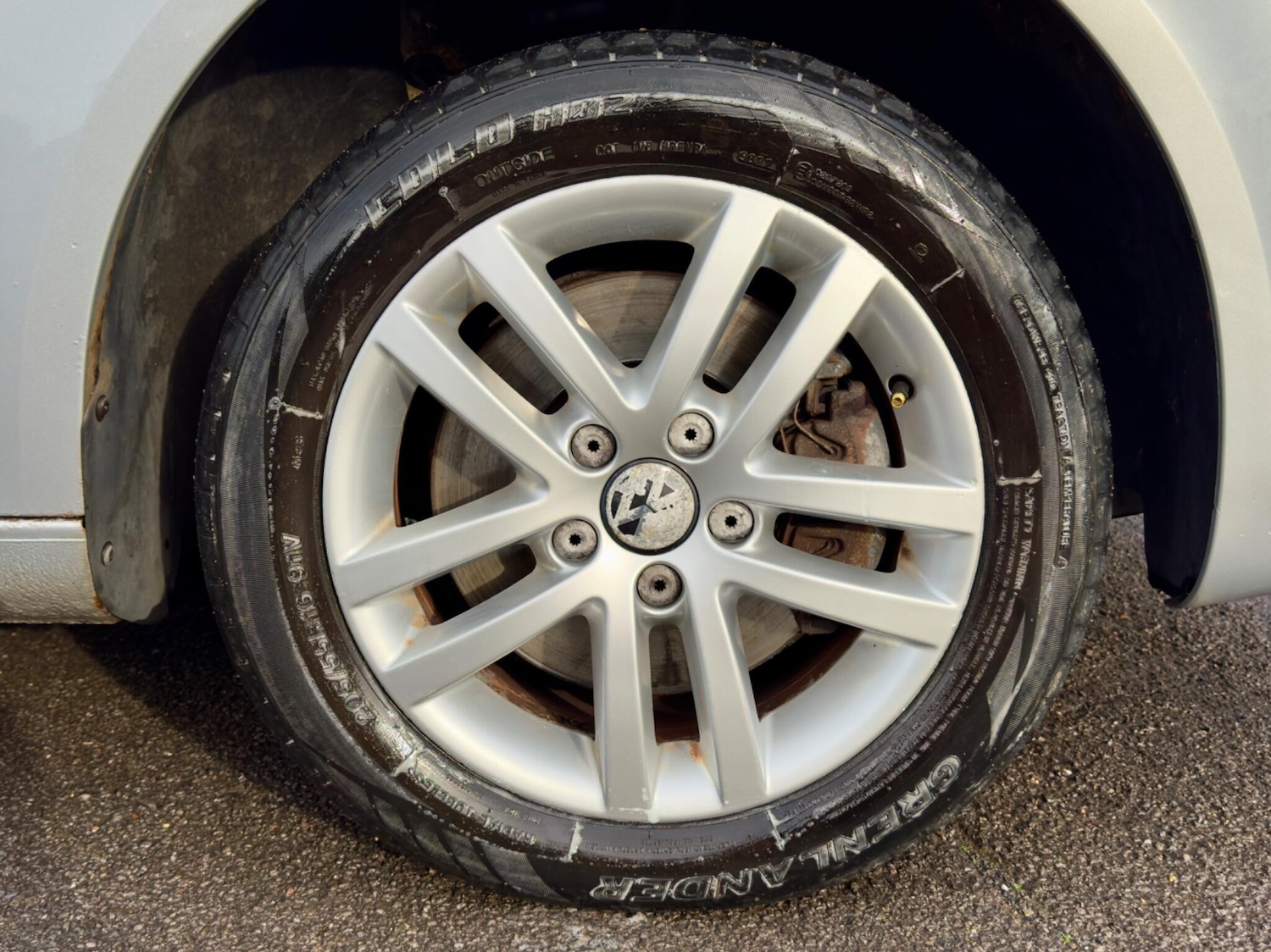 Used Volkswagen Touran 2010 for sale - 76498887: Photo 12