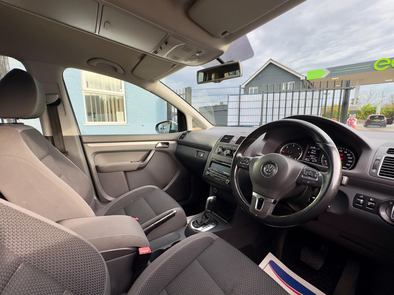 Used Volkswagen Touran 2010 for sale - 76498887: Photo 16