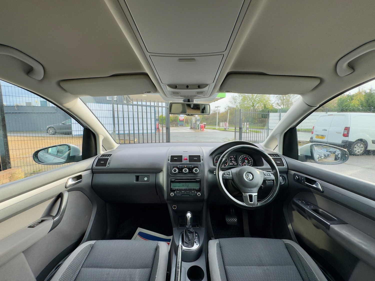 Used Volkswagen Touran 2010 for sale - 76498887: Photo 17