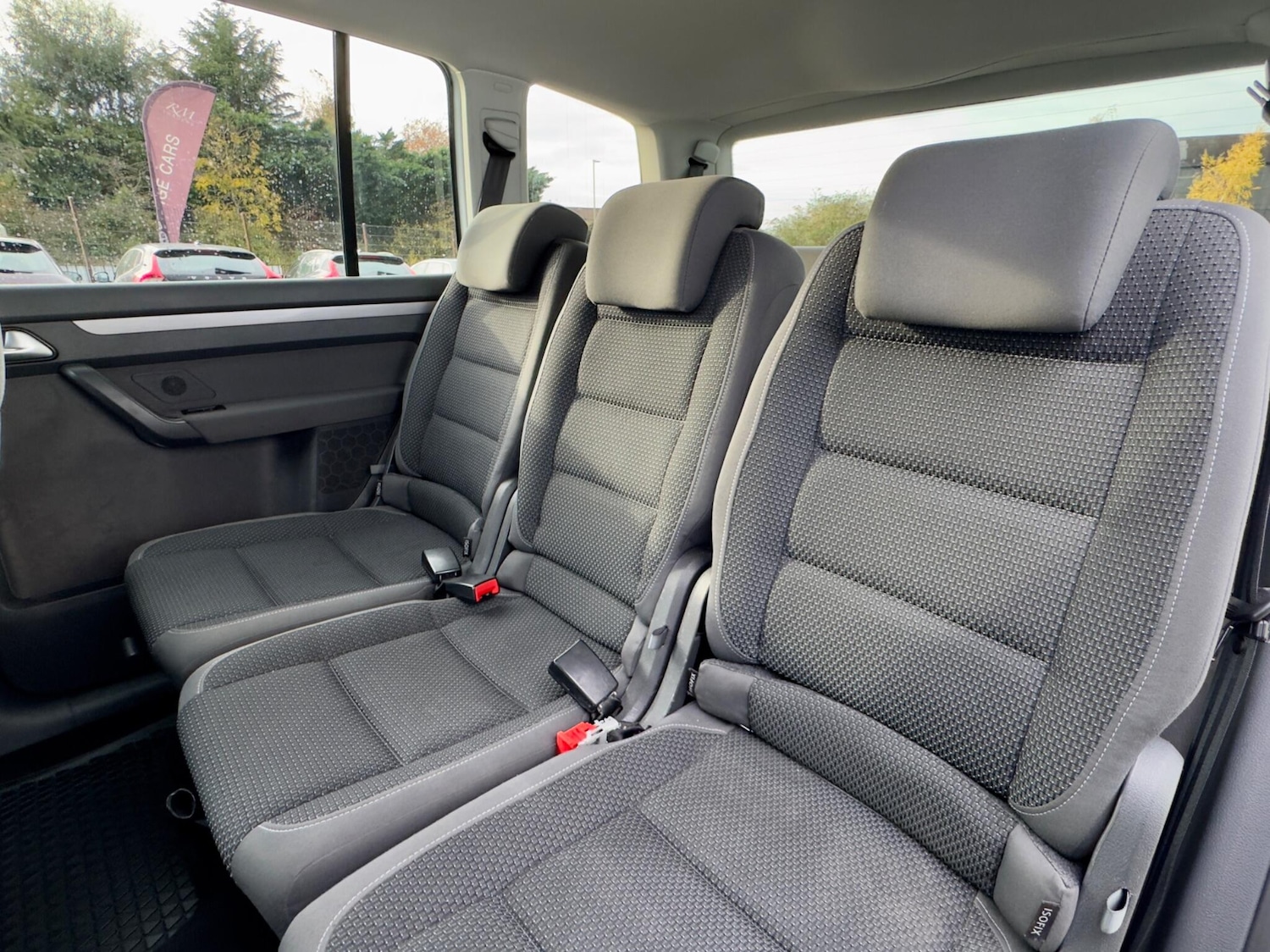 Used Volkswagen Touran 2010 for sale - 76498887: Photo 21