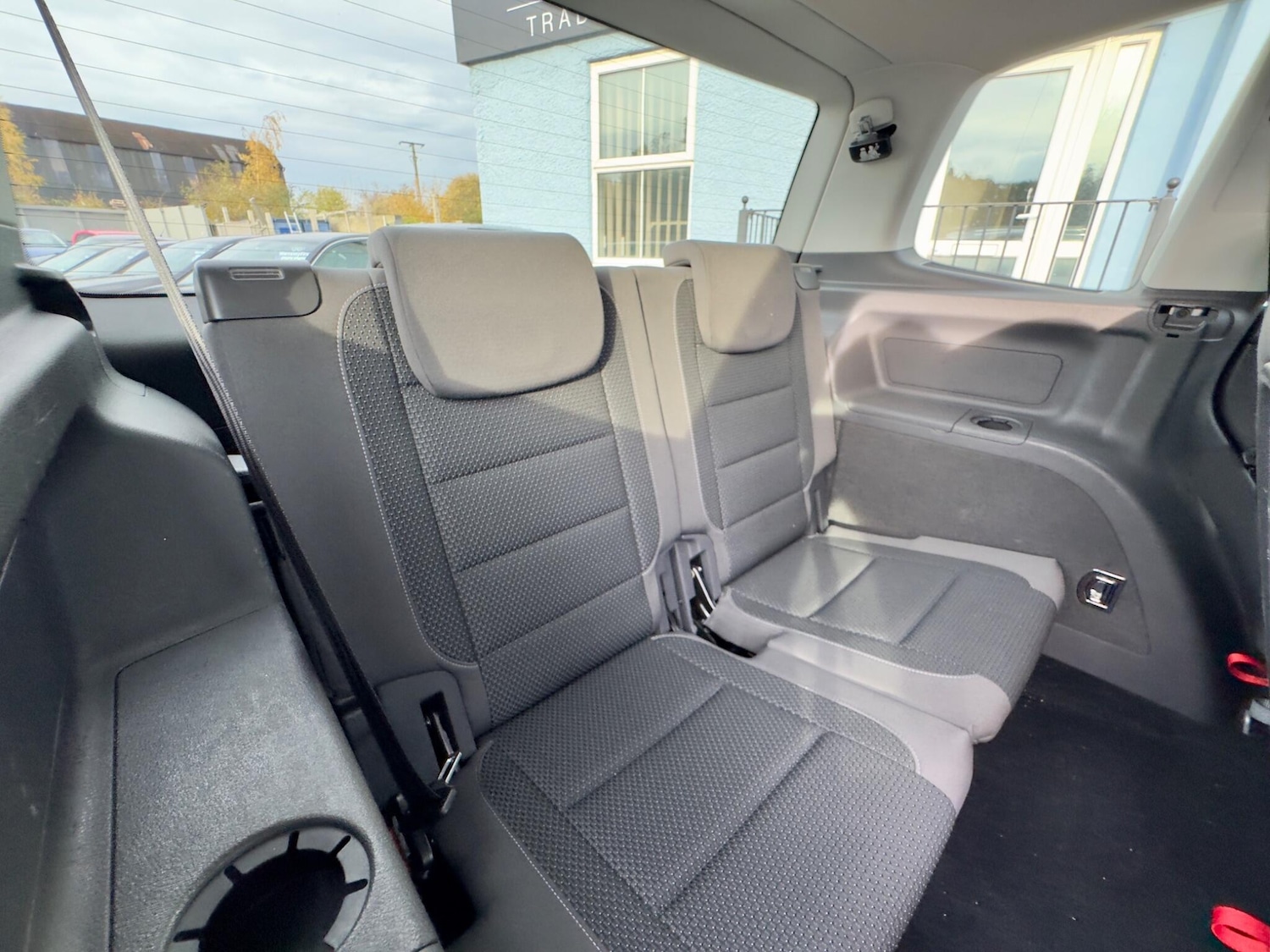 Used Volkswagen Touran 2010 for sale - 76498887: Photo 24