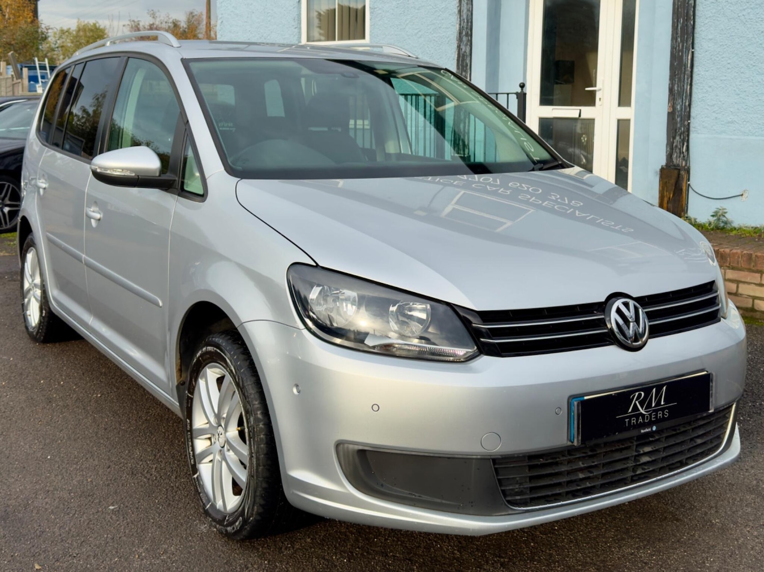 Used Volkswagen Touran 2010 for sale - 76498887: Photo 3