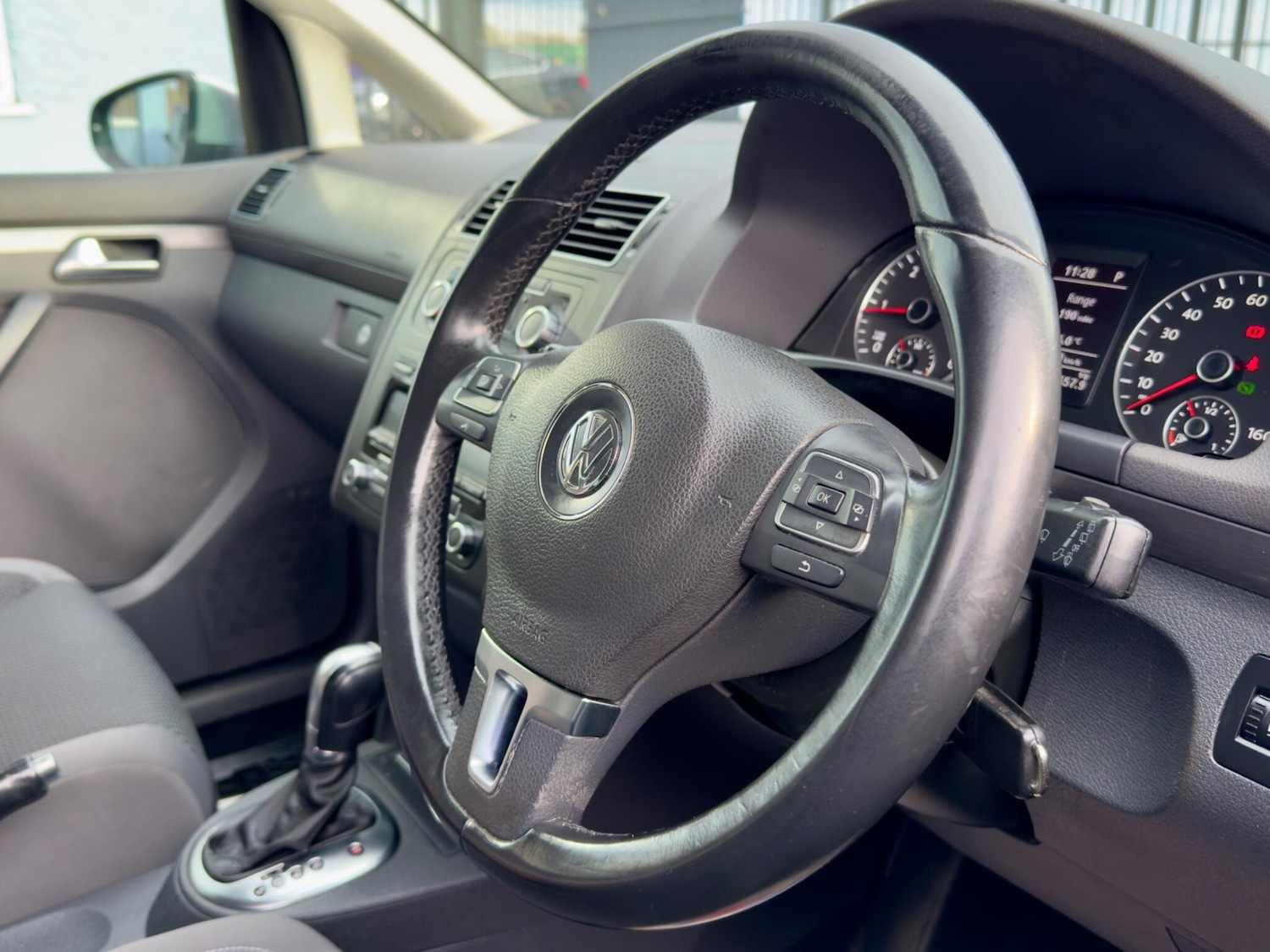 Used Volkswagen Touran 2010 for sale - 76498887: Photo 30