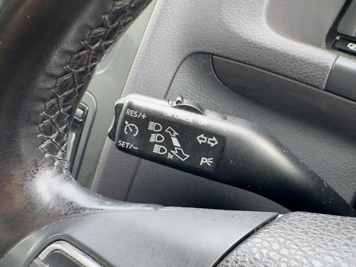 Used Volkswagen Touran 2010 for sale - 76498887: Photo 34