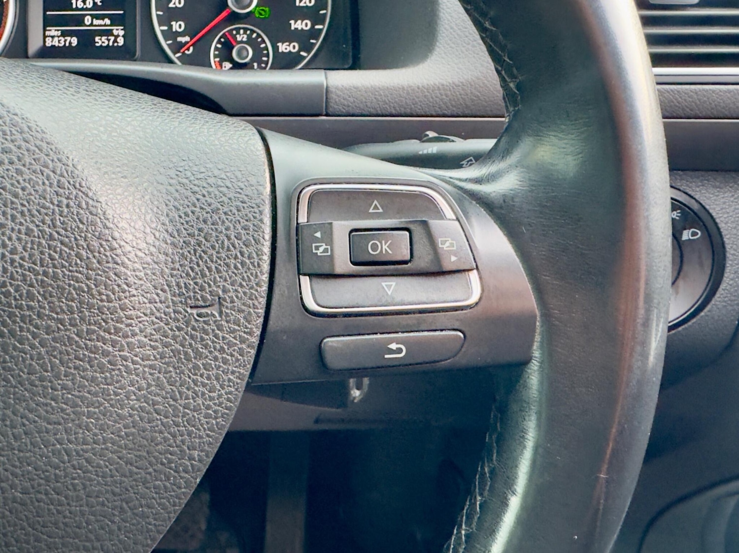 Used Volkswagen Touran 2010 for sale - 76498887: Photo 35