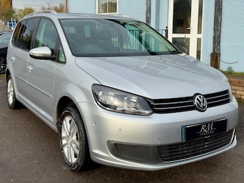 Used Volkswagen Touran 2010 for sale - 76498887: Photo