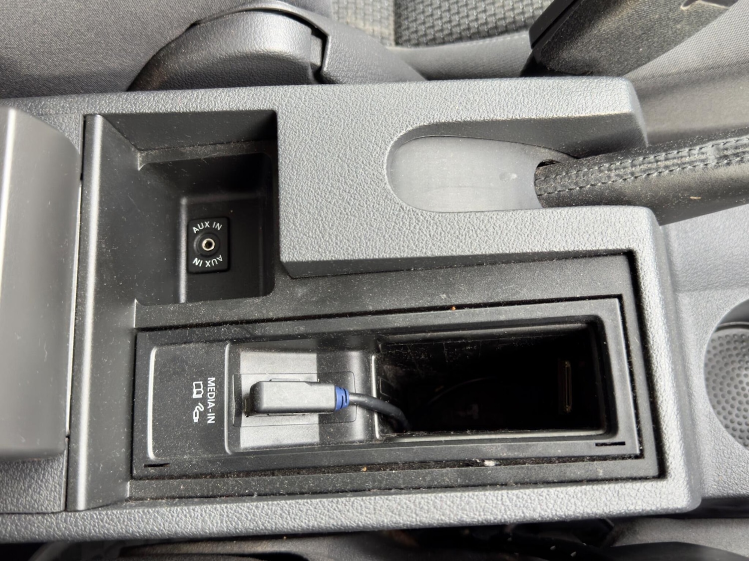 Used Volkswagen Touran 2010 for sale - 76498887: Photo 49