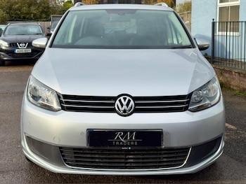 Used Volkswagen Touran 2010 for sale - 76498887: Photo