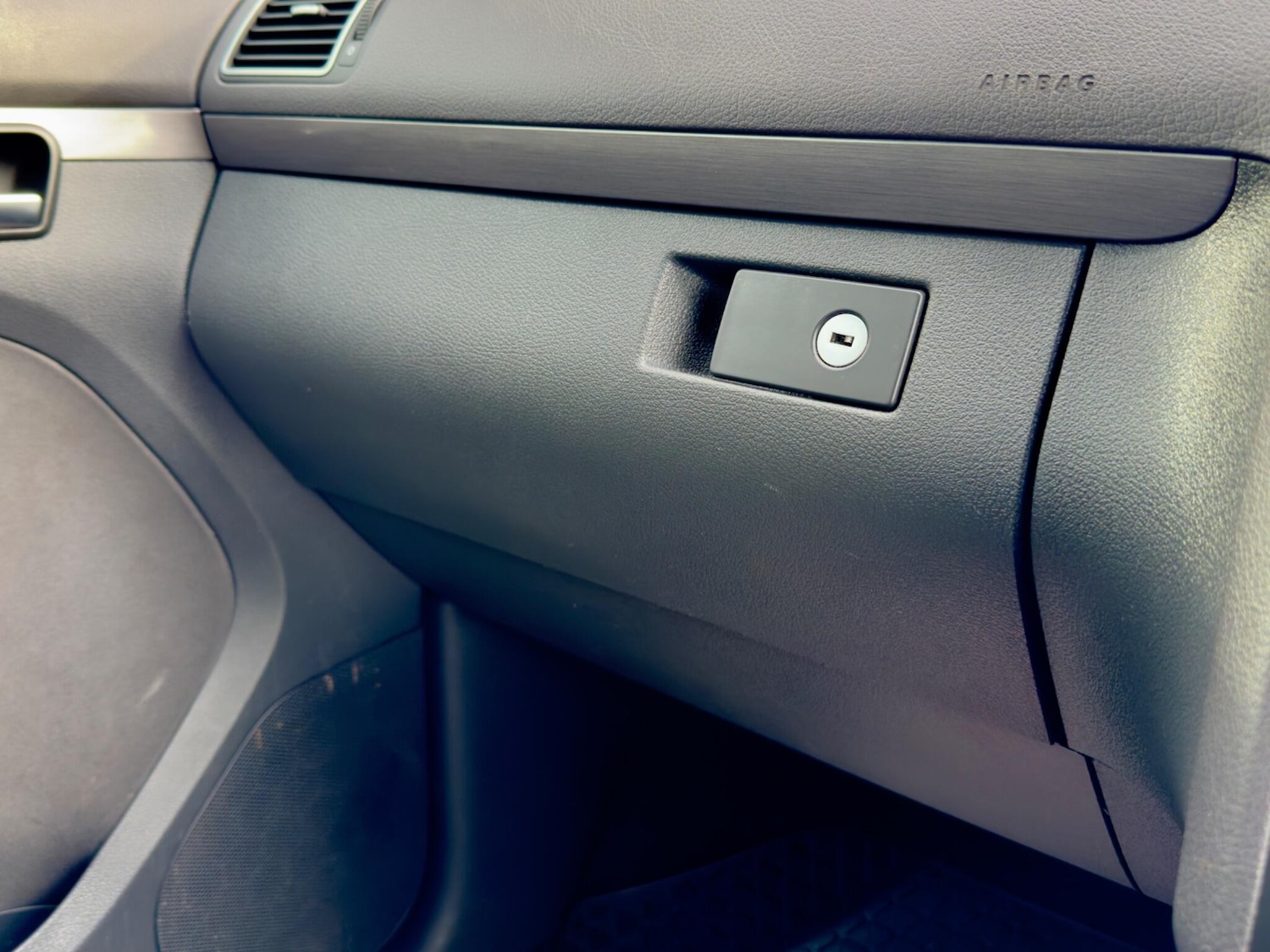 Used Volkswagen Touran 2010 for sale - 76498887: Photo 50