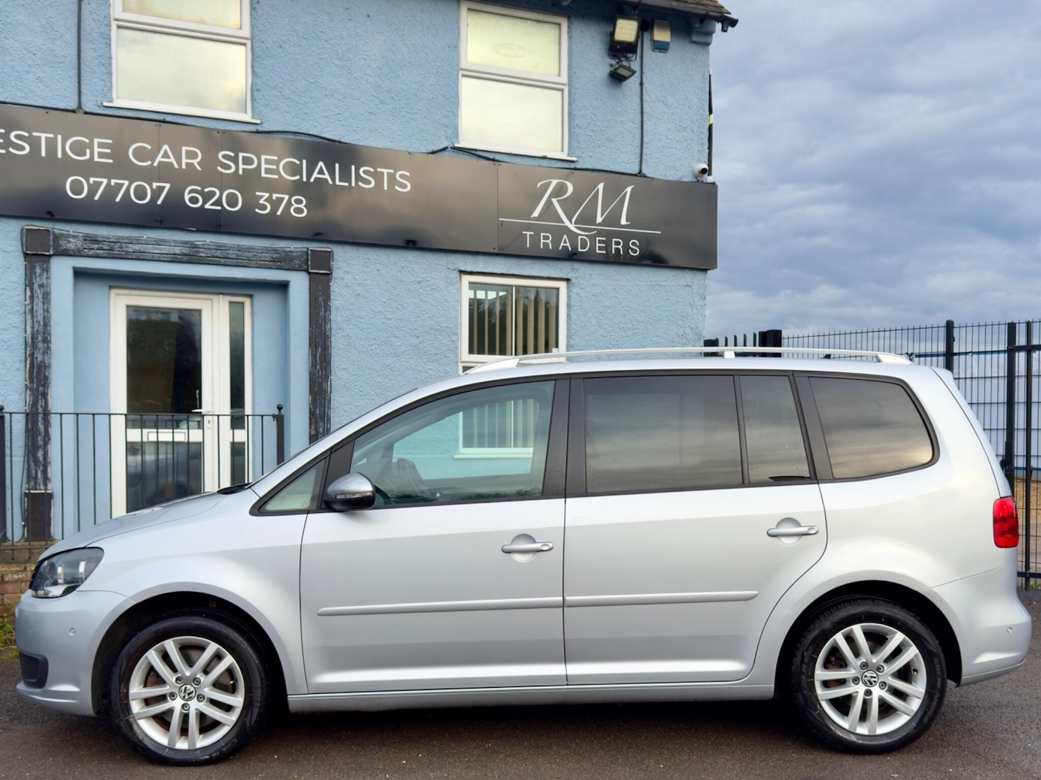 Used Volkswagen Touran 2010 for sale - 76498887: Photo 6