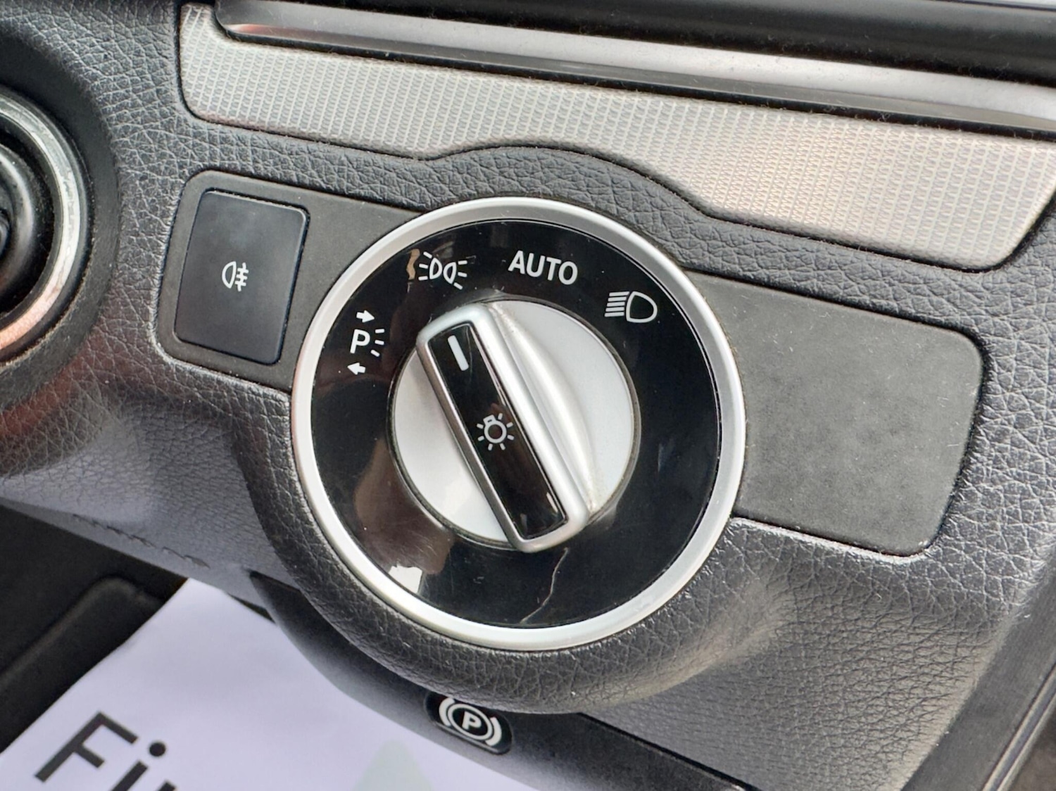 Used Mercedes-Benz E-Class 2014 for sale - 76095218: Photo 30