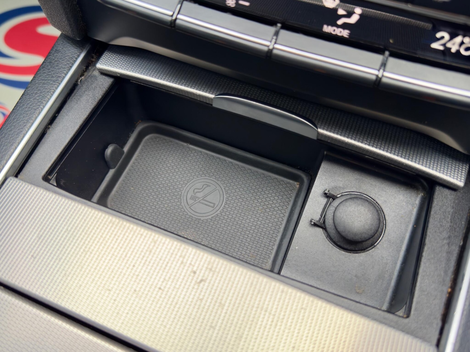 Used Mercedes-Benz E-Class 2014 for sale - 76095218: Photo 46