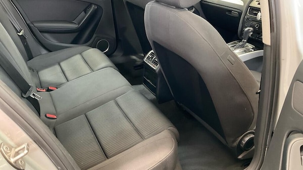 Used Audi A4 Avant 2010 for sale - 76283778: Photo 10