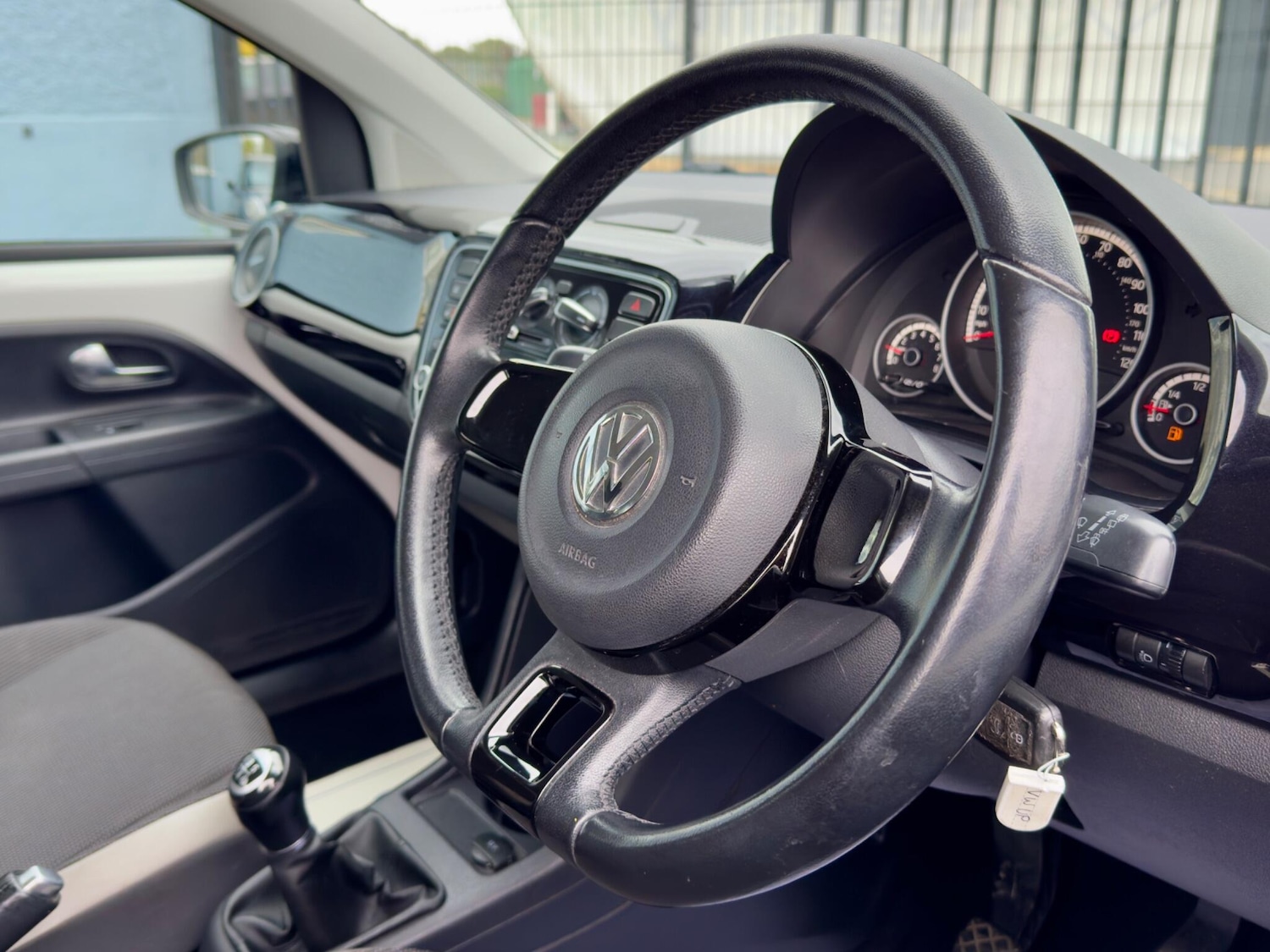 Used Volkswagen up! 2013 for sale - 75781656: Photo 24