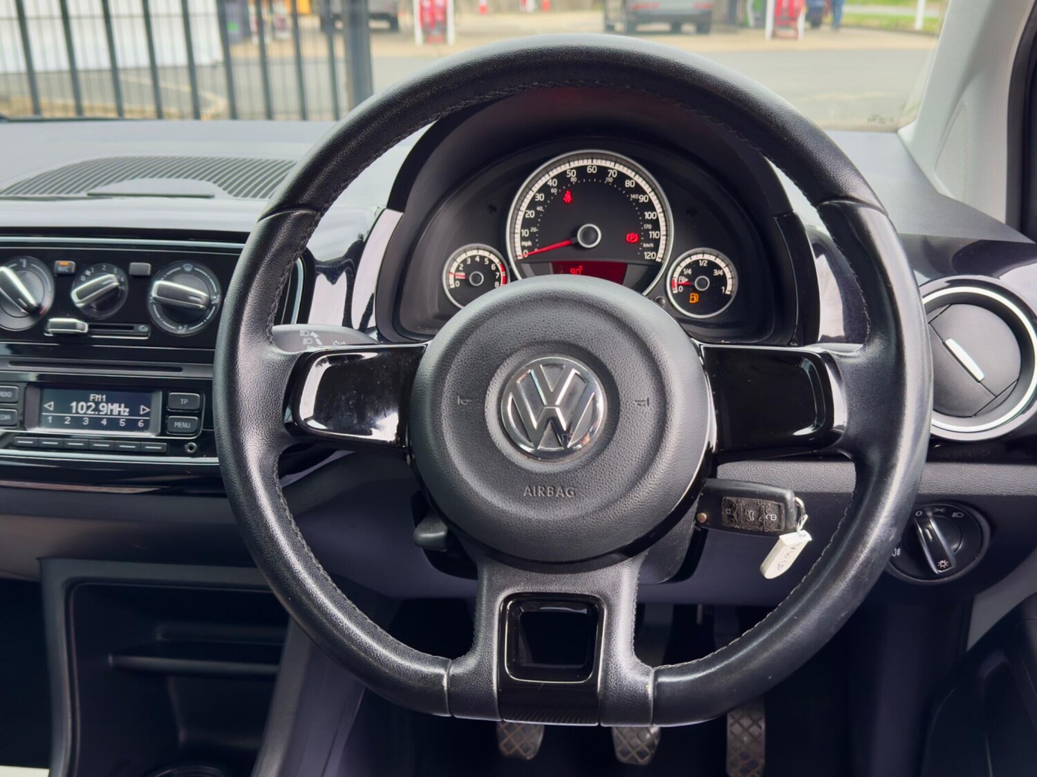 Used Volkswagen up! 2013 for sale - 75781656: Photo 25