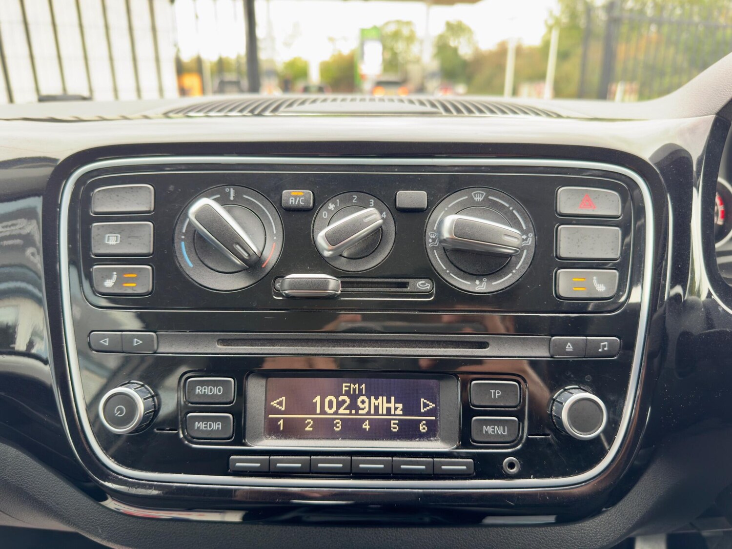 Used Volkswagen up! 2013 for sale - 75781656: Photo 27