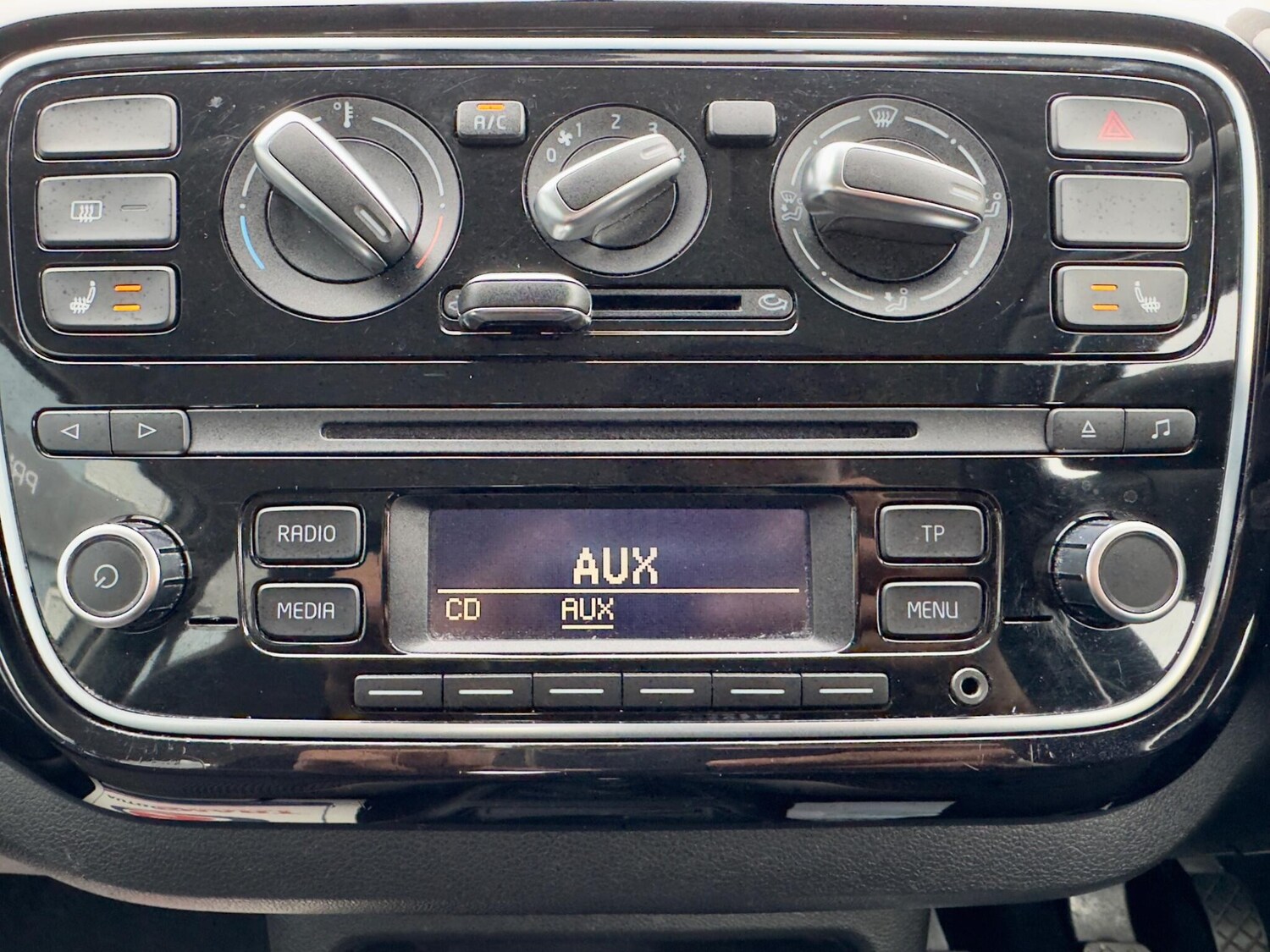 Used Volkswagen up! 2013 for sale - 75781656: Photo 29