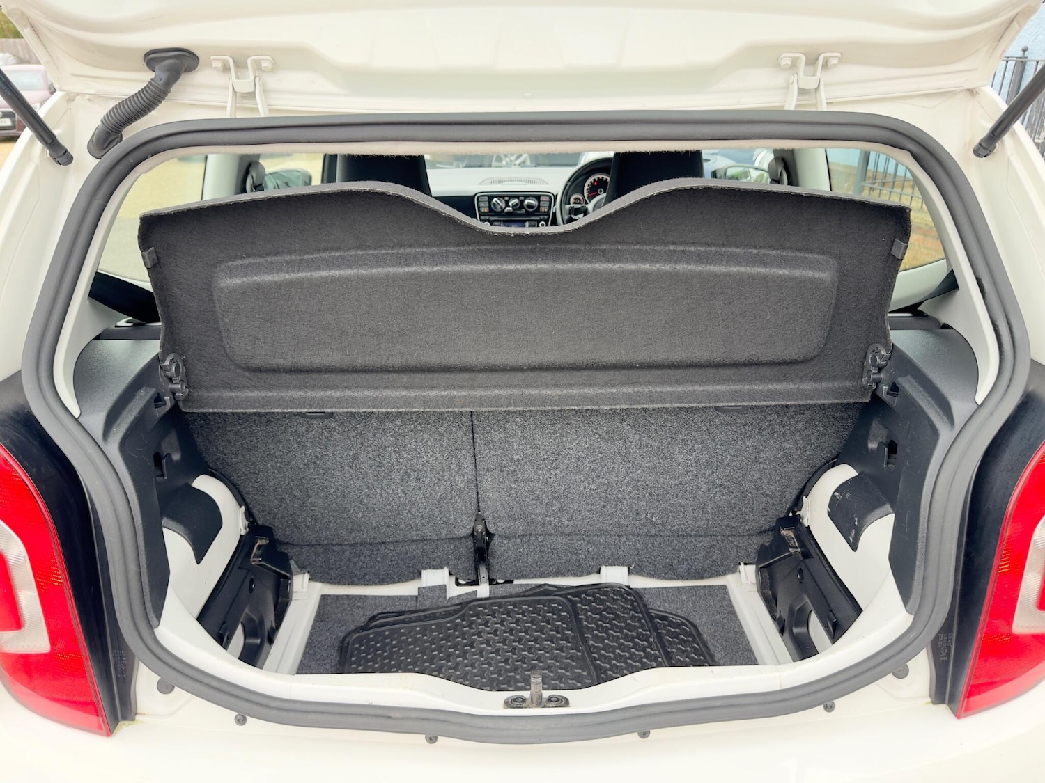 Used Volkswagen up! 2013 for sale - 75781656: Photo 34