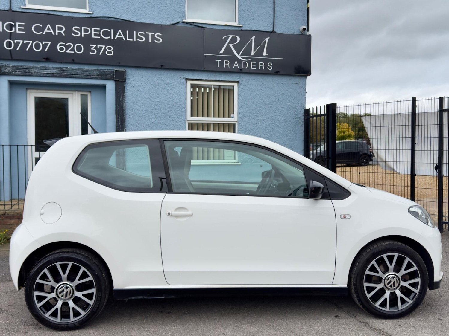 Used Volkswagen up! 2013 for sale - 75781656: Photo 6