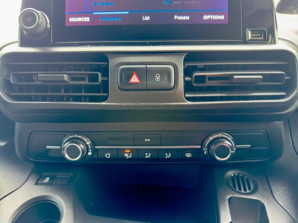 Used Peugeot Partner 2020 for sale - 76283701: Photo 41
