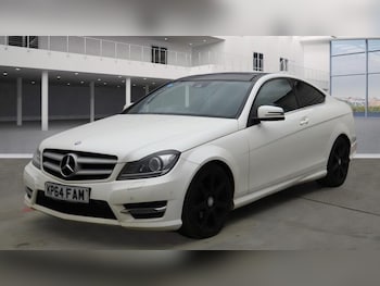Used Mercedes-Benz C Class 2014 for sale - 77040124: Photo