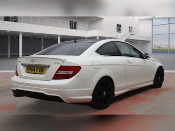 Used Mercedes-Benz C Class 2014 for sale - 77040124: Photo