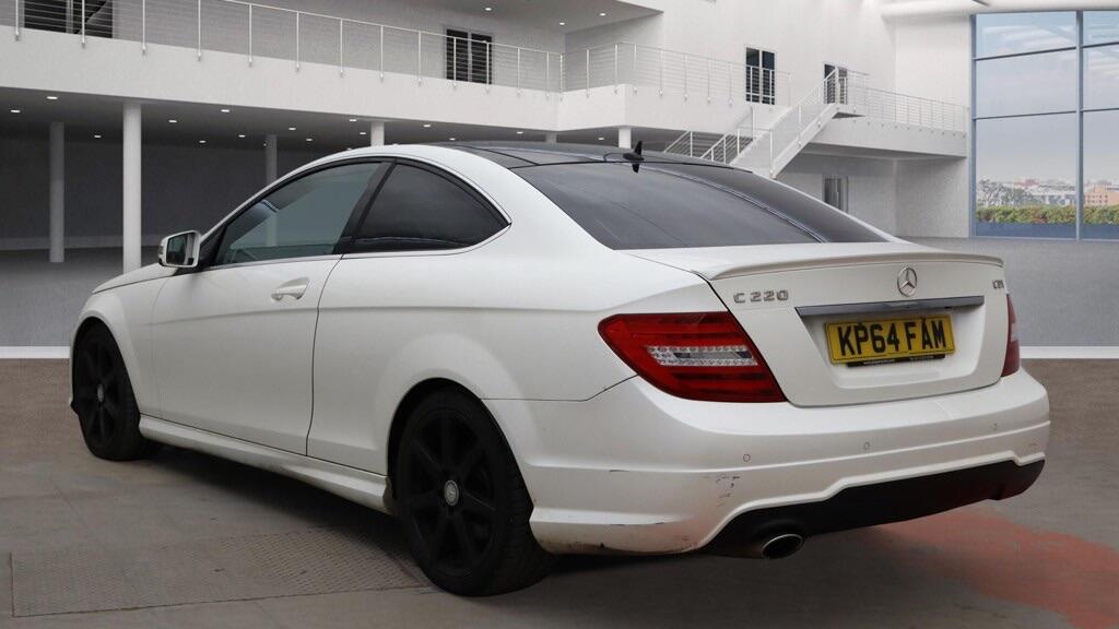 Used Mercedes-Benz C Class 2014 for sale - 77040124: Photo 7