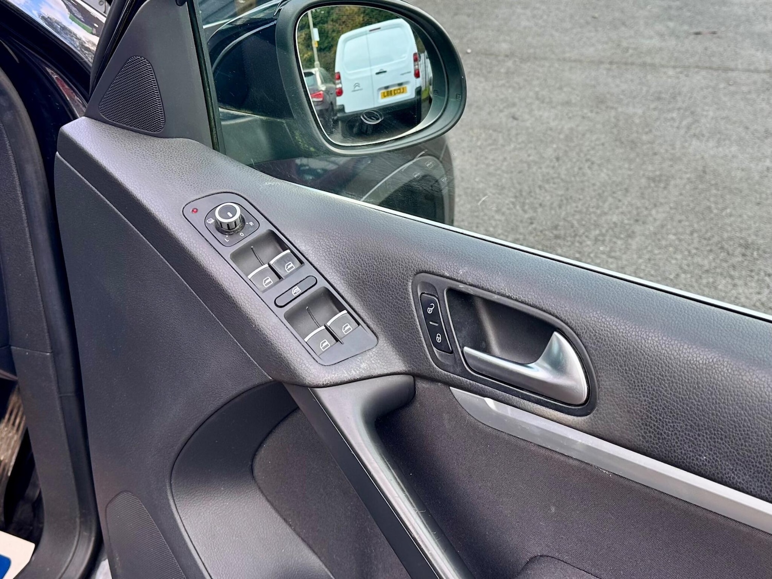 Used Volkswagen Tiguan 2012 for sale - 77460509: Photo 21