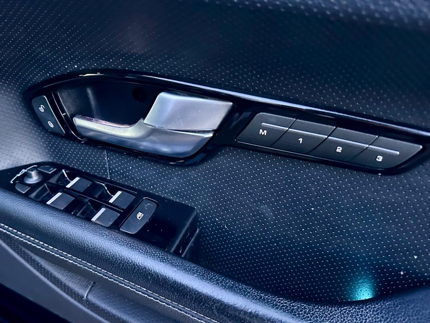 Used Land Rover Range Rover Evoque 2015 for sale - 76688906: Photo 26