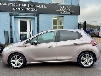 Used Peugeot 208 2013 for sale - 76592610: Photo