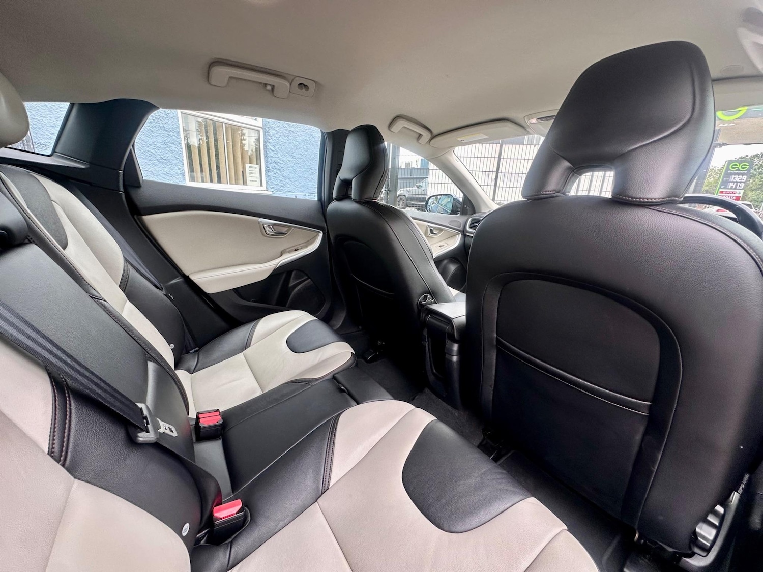 Used Volvo V40 2014 for sale - 77460520: Photo 20