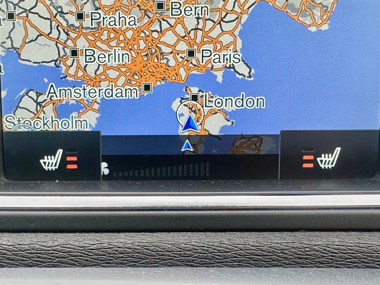 Used Volvo V40 2014 for sale - 77460520: Photo 34