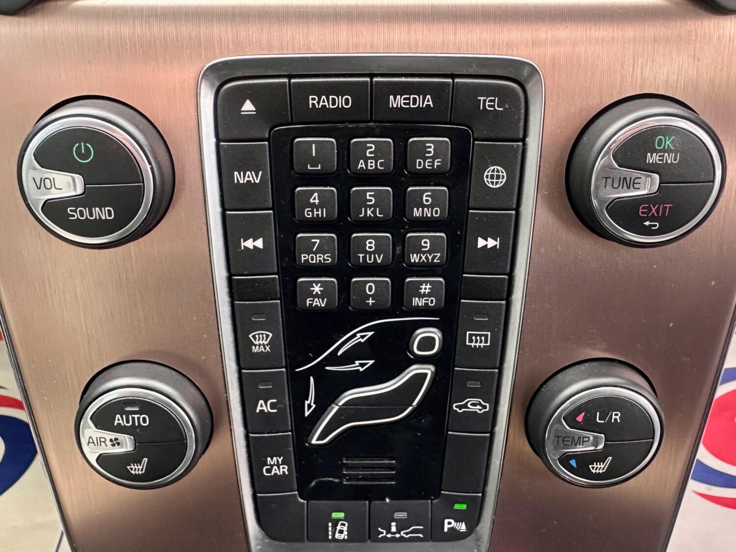 Used Volvo V40 2014 for sale - 77460520: Photo 36