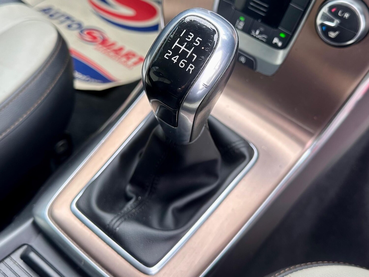 Used Volvo V40 2014 for sale - 77460520: Photo 37