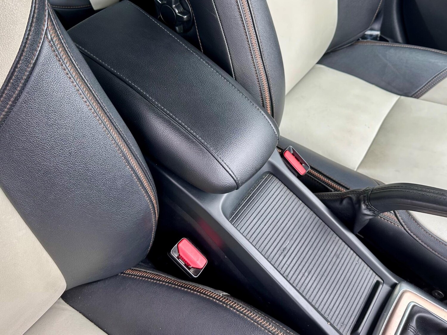 Used Volvo V40 2014 for sale - 77460520: Photo 38