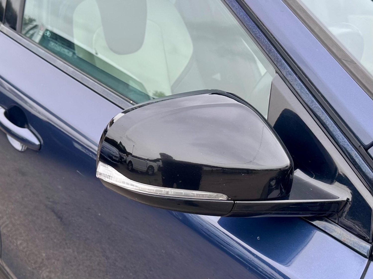 Used Volvo V40 2014 for sale - 77460520: Photo 4